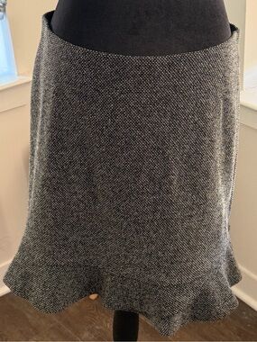 LOFT Black White Textured Ruffle Hem Skirt Size M